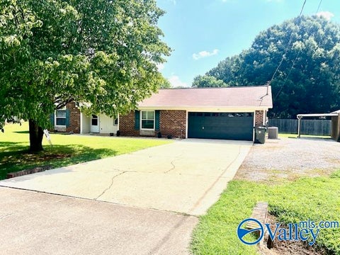 Homes For Sale - 211 Elton Circle<br/> Meridianville, AL 35759
