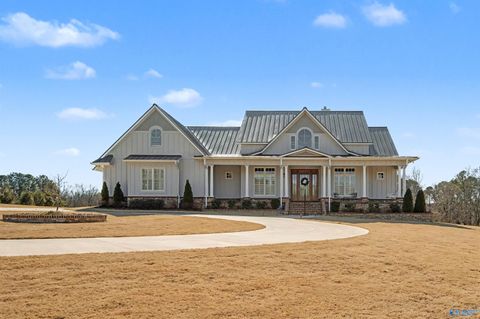 Homes For Sale - 255 Worthington Lane<br/> Guntersville, AL 35976