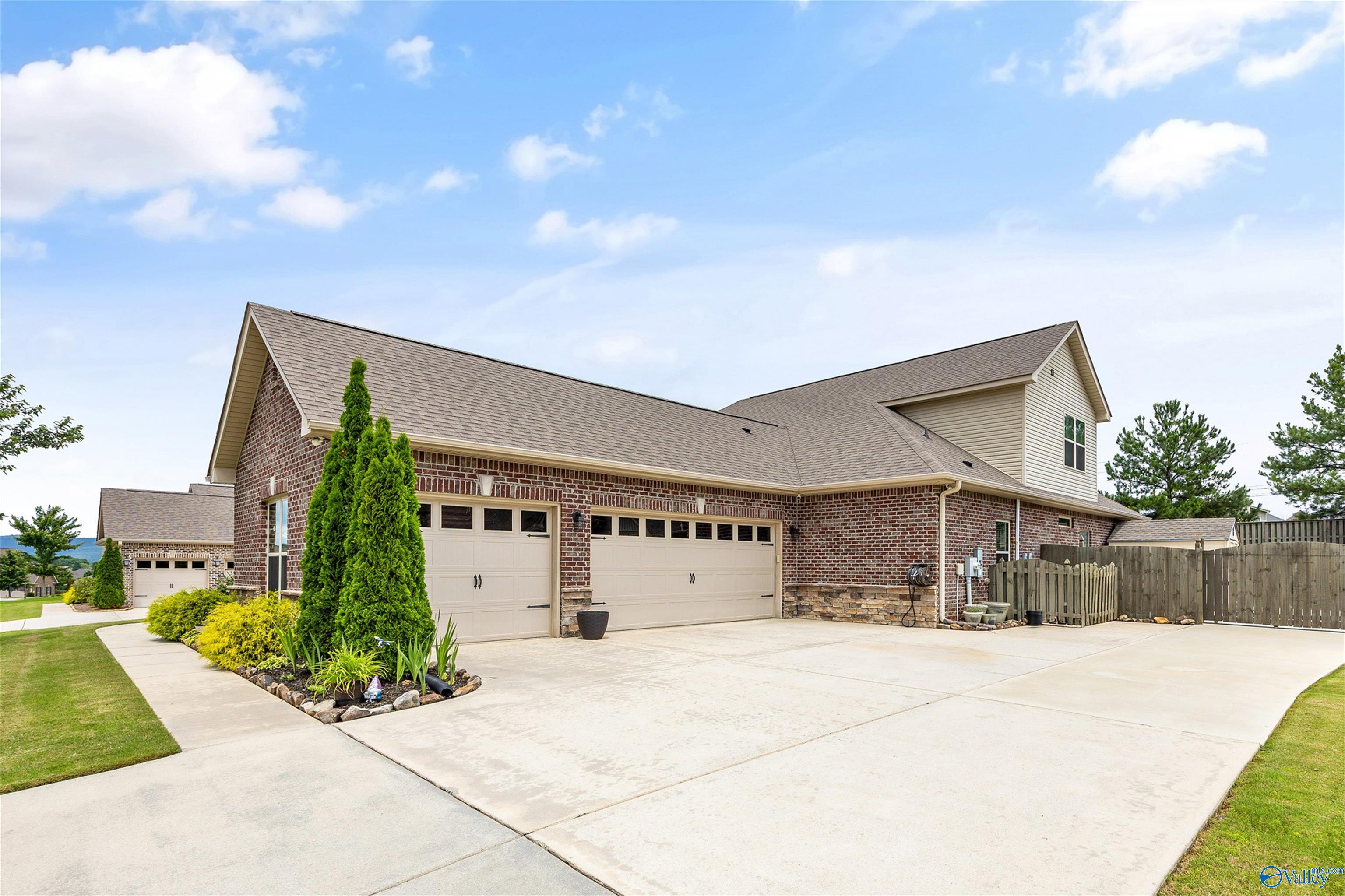 7417 Nature Walk Way, Owens Cross Roads, Alabama image 2