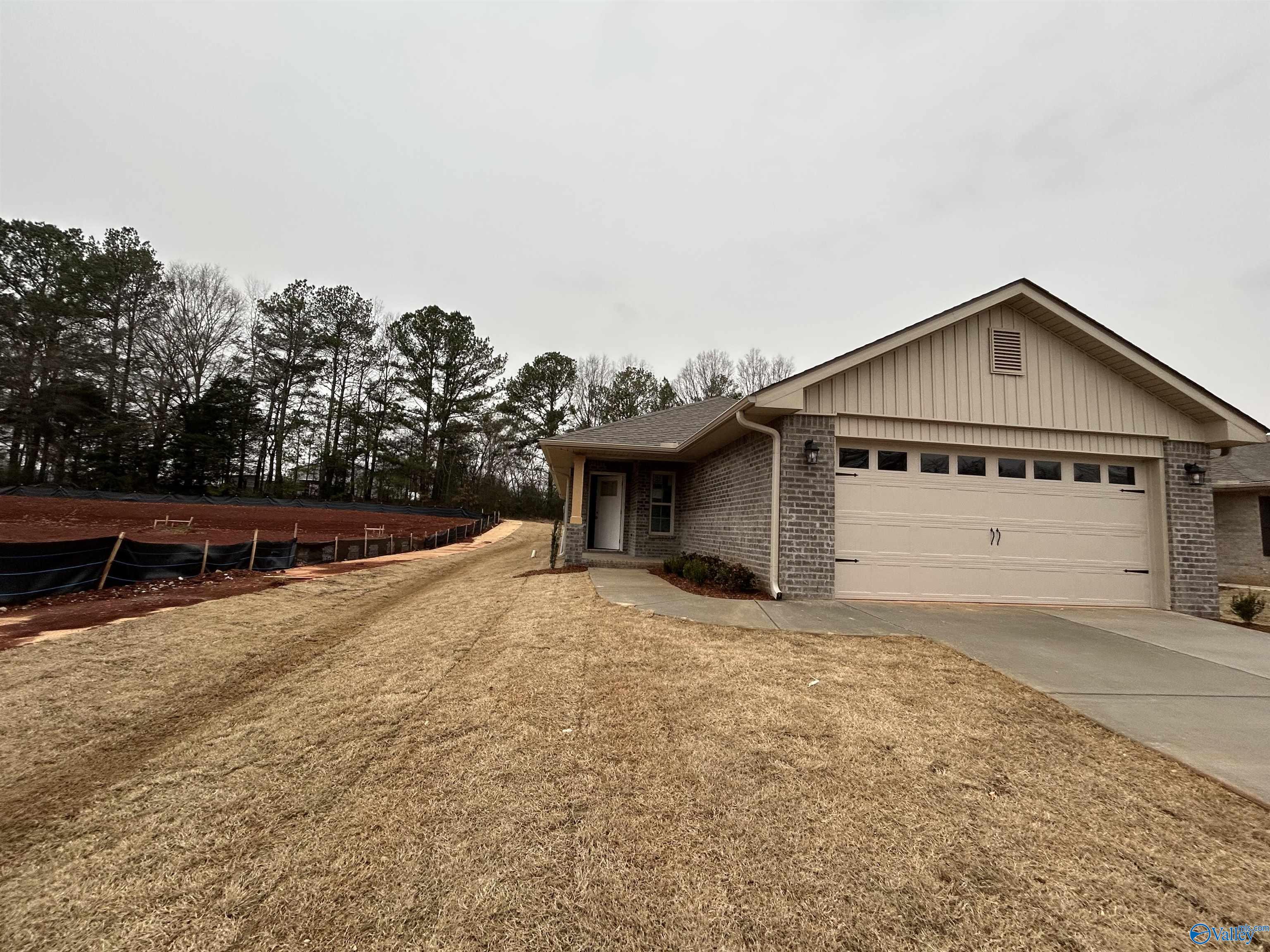 15380 Springbrook Trace, Athens, Alabama image 2