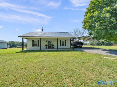 Homes For Sale - 2366 County Road 49<br/> Jackson County, Section, AL 35771