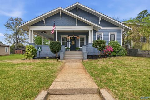 Homes For Sale - 505 Vine Street<br/> Morgan County, Decatur, AL 35601