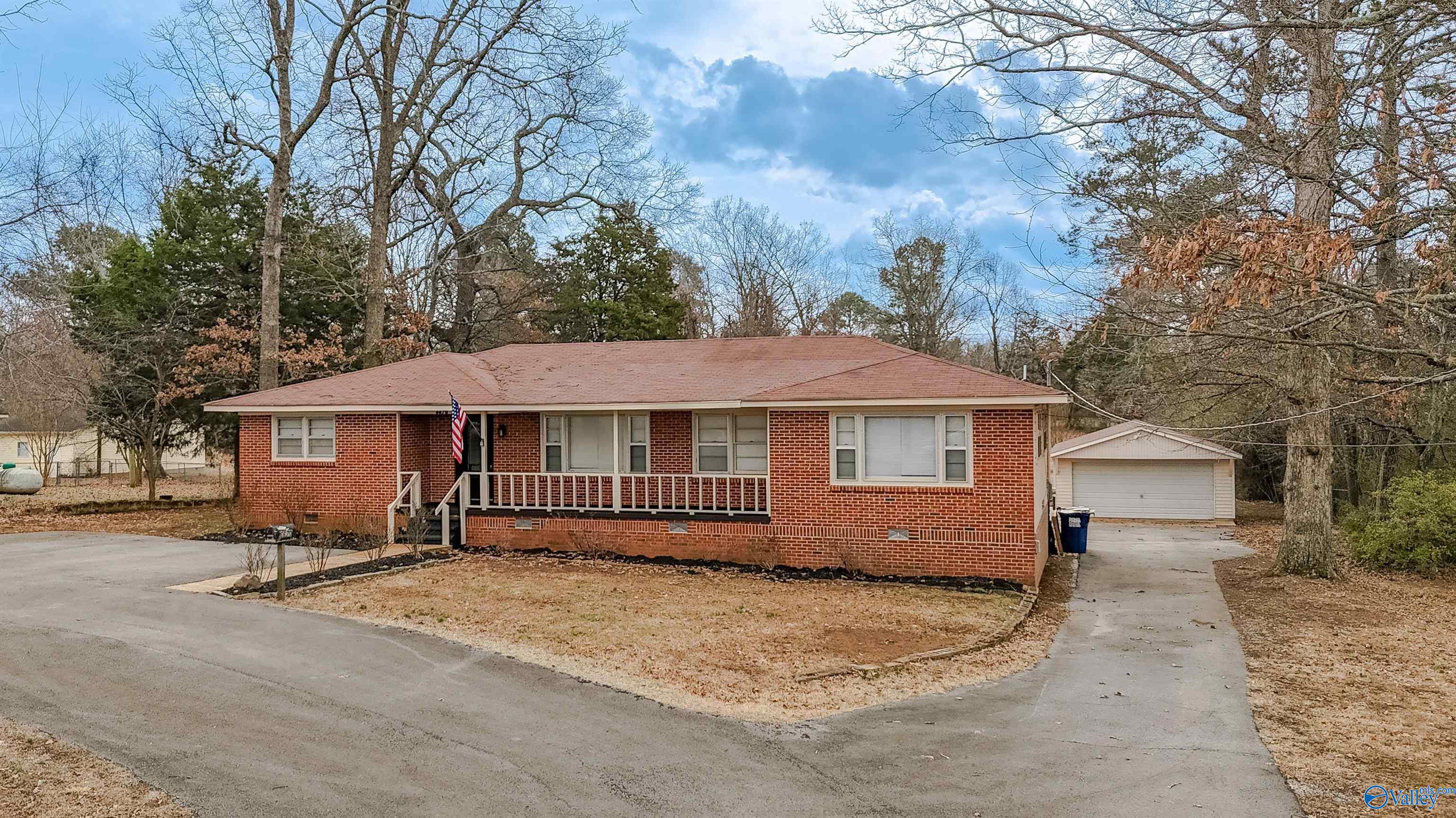 6670 Moores Mill Road, Huntsville, Alabama image 1