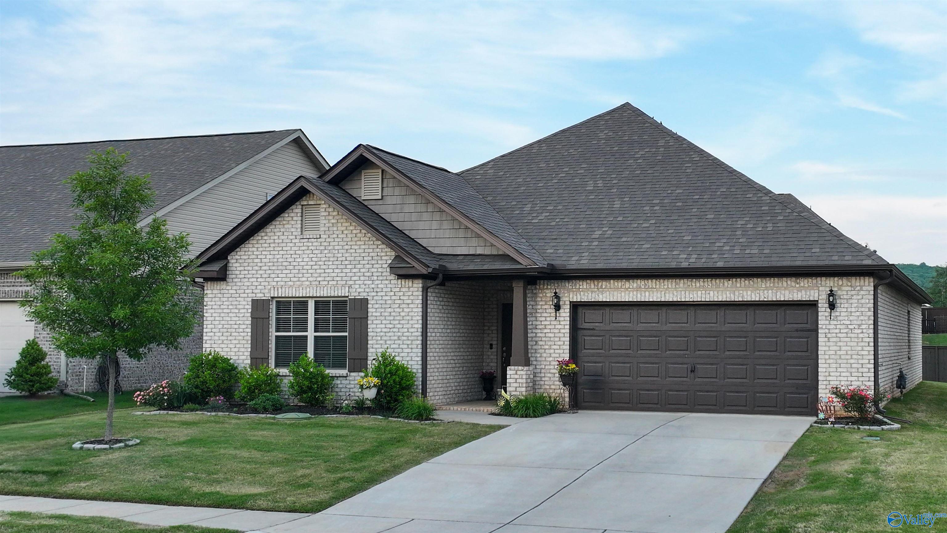 111 Grove Hill Circle, New Market, Alabama image 2