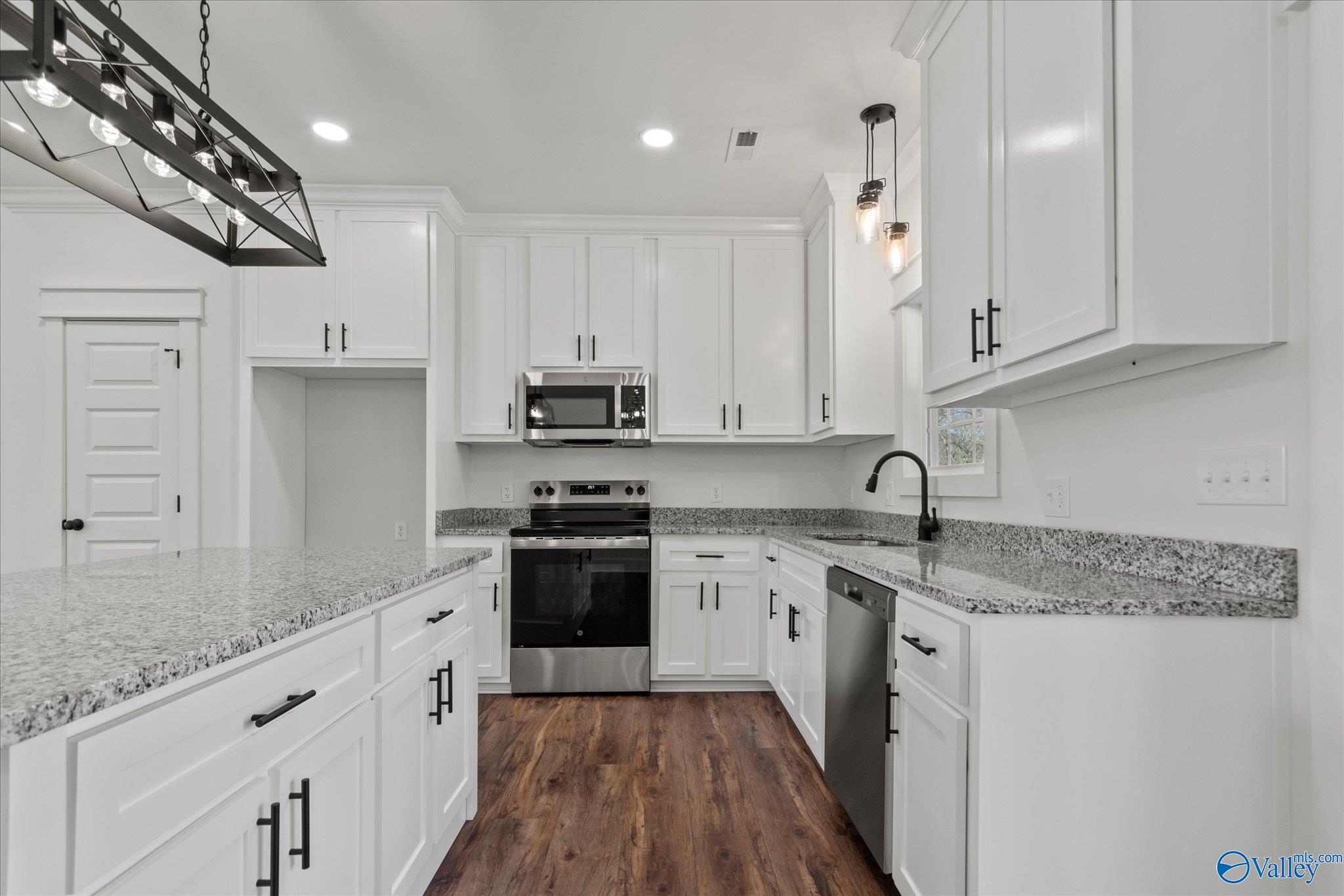 128 Carrington Lane, Albertville, Alabama image 3