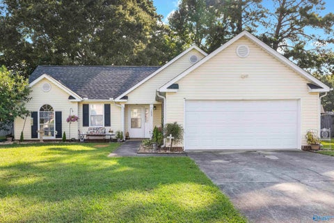 Homes For Sale - 1805 E Brownstone Court<br/> Morgan County, Decatur, AL 35603