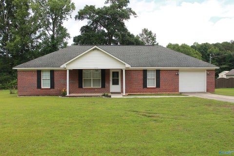 Homes For Sale - 1963 Nethery Road<br/> Hartselle, AL 35640