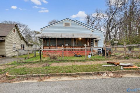 Photo of 1335 Alabama Street, Gadsden, AL 35901 (MLS # 21905431)