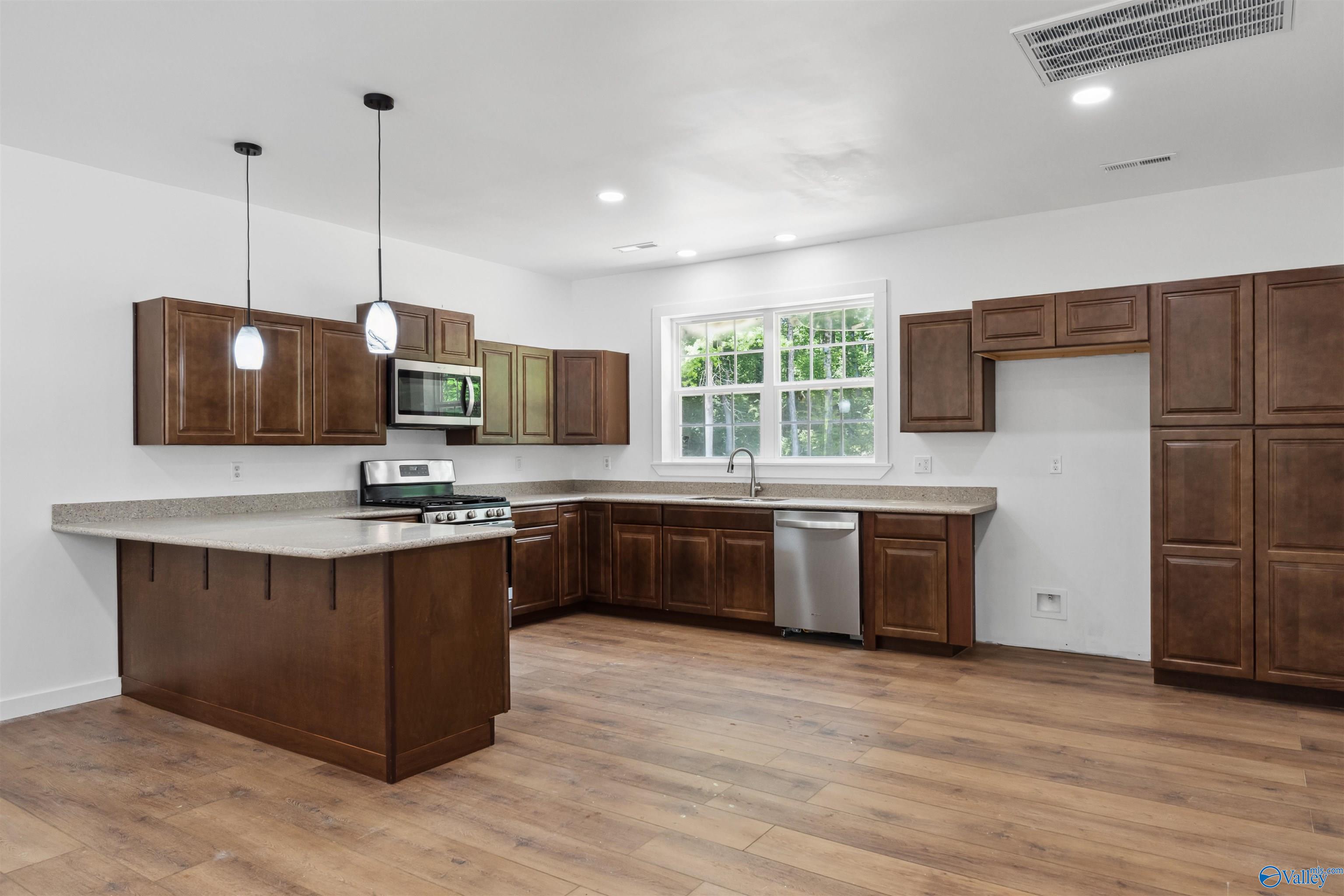 1201 Larry Drive, Scottsboro, Alabama image 33