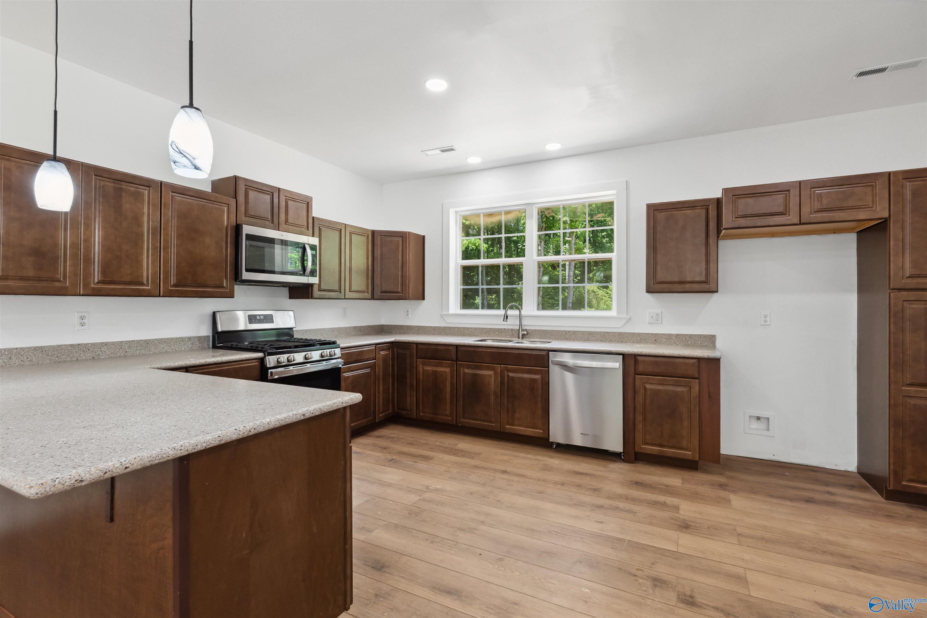 1201 Larry Drive, Scottsboro, Alabama image 11