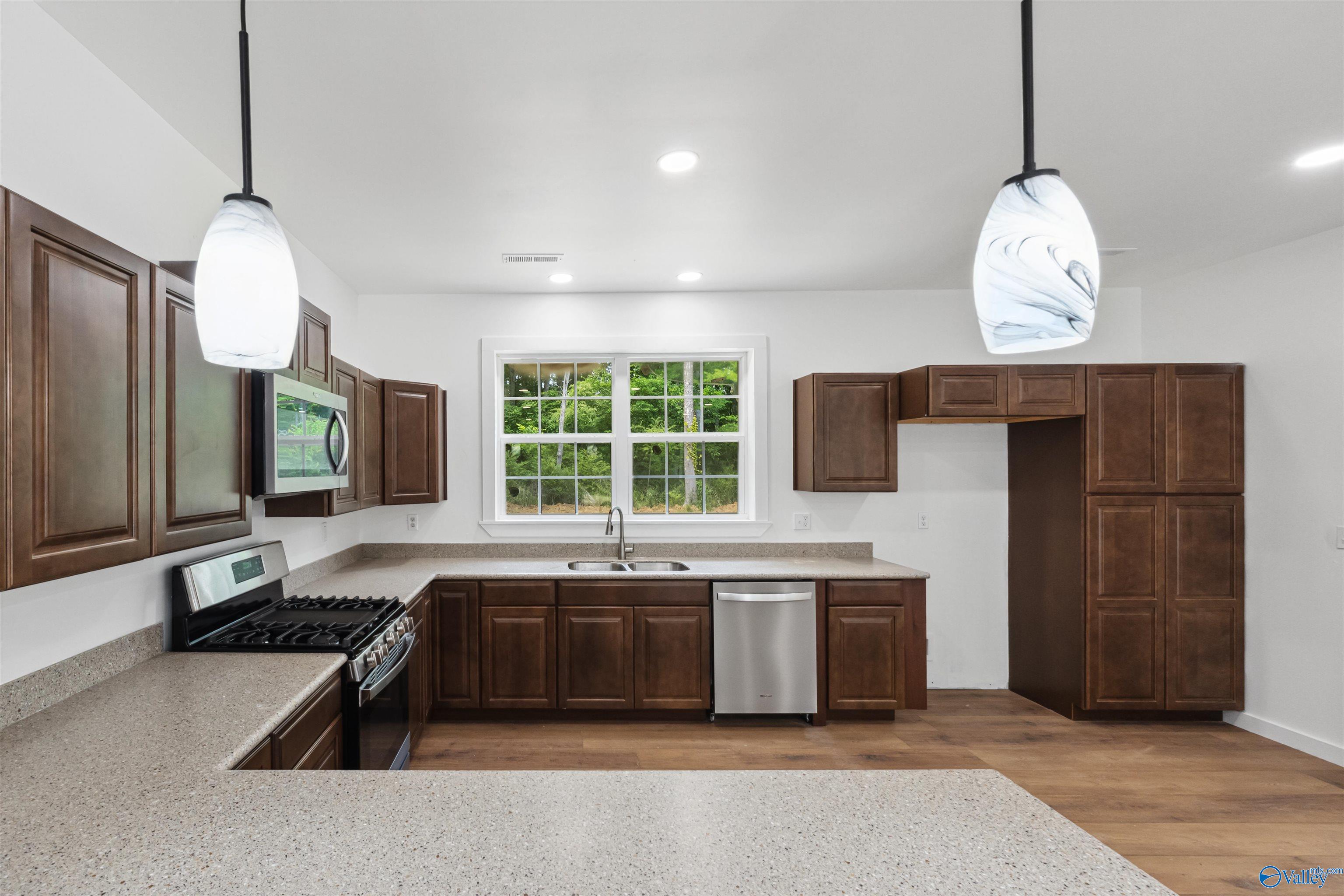 1201 Larry Drive, Scottsboro, Alabama image 36