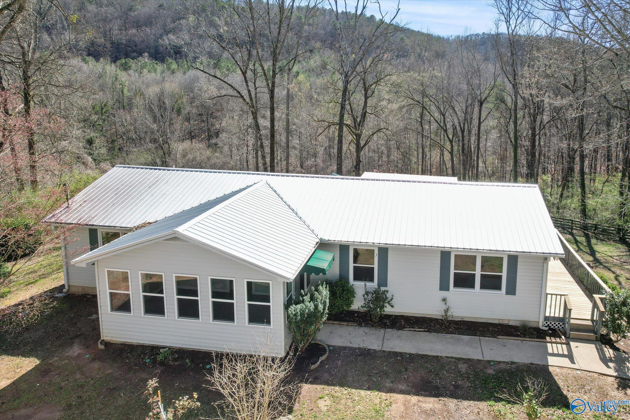 839 Bow Range Road, Guntersville, Alabama image 4