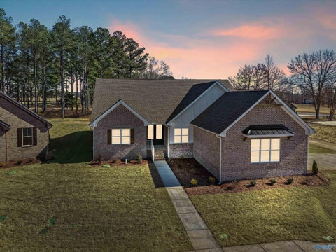 Homes For Sale - 22040 Mulligan Parkway<br/> Athens, AL 35613