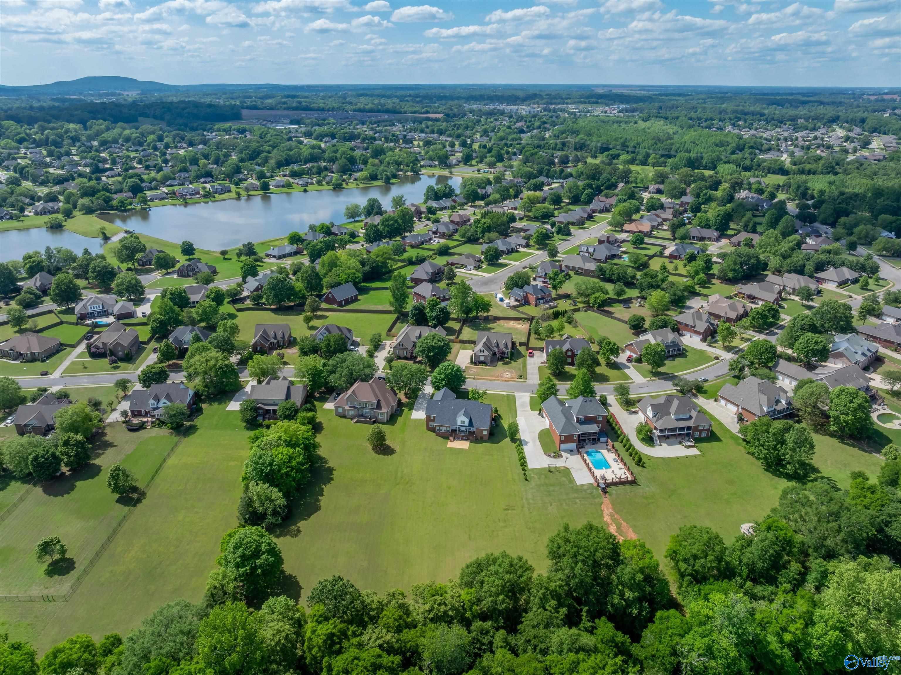 261 River Cove Road, Huntsville, Alabama image 2