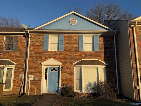 Photo of 2154 Westbury Court Sw, Decatur, AL 35603 (MLS # 21905686)