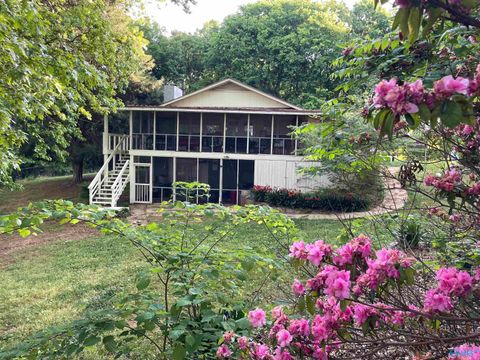 Homes For Sale - 595 County Road 40<br/> Centre, AL 35960