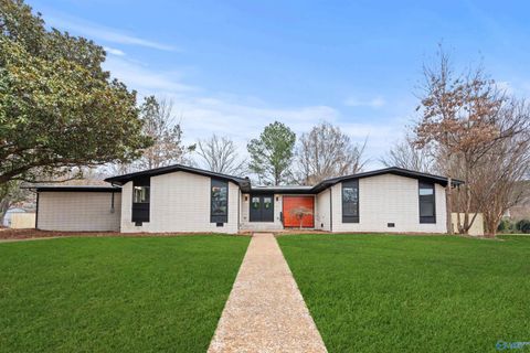 Photo of 10001 SE Greenview Drive SE, Huntsville, AL 35803 (MLS # 21906230)