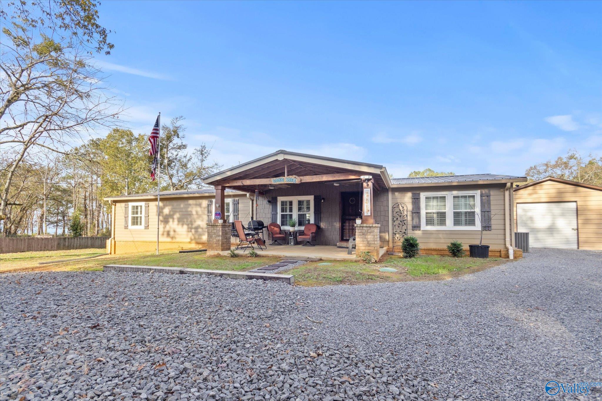 511 Howell Road, Guntersville, Alabama image 1