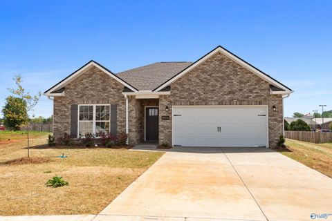 Homes For Sale - 29402 Canoe Circle<br/> Limestone County, Harvest, AL 35749