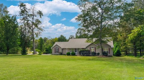 Homes For Sale - 6124 Oakhill Road<br/> Fort Payne, AL 35967