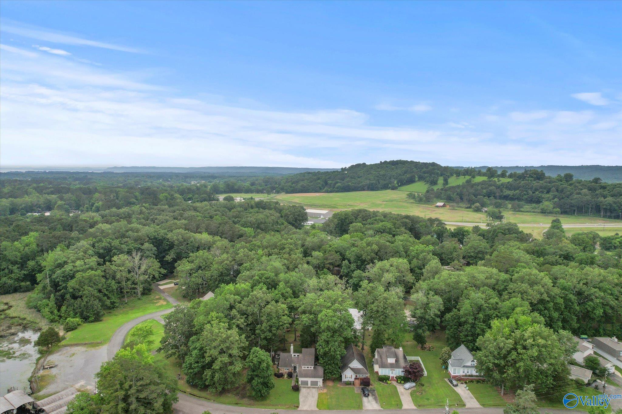 251 Riverbend Circle, Guntersville, Alabama image 32