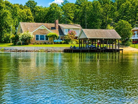 Homes For Sale - 147 Lakewood Drive<br/> Gadsden, AL 35901