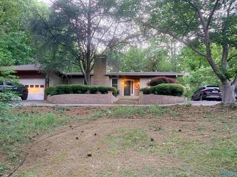 Homes For Sale - 121 Bridlewood Drive<br/> Gadsden, AL 35901