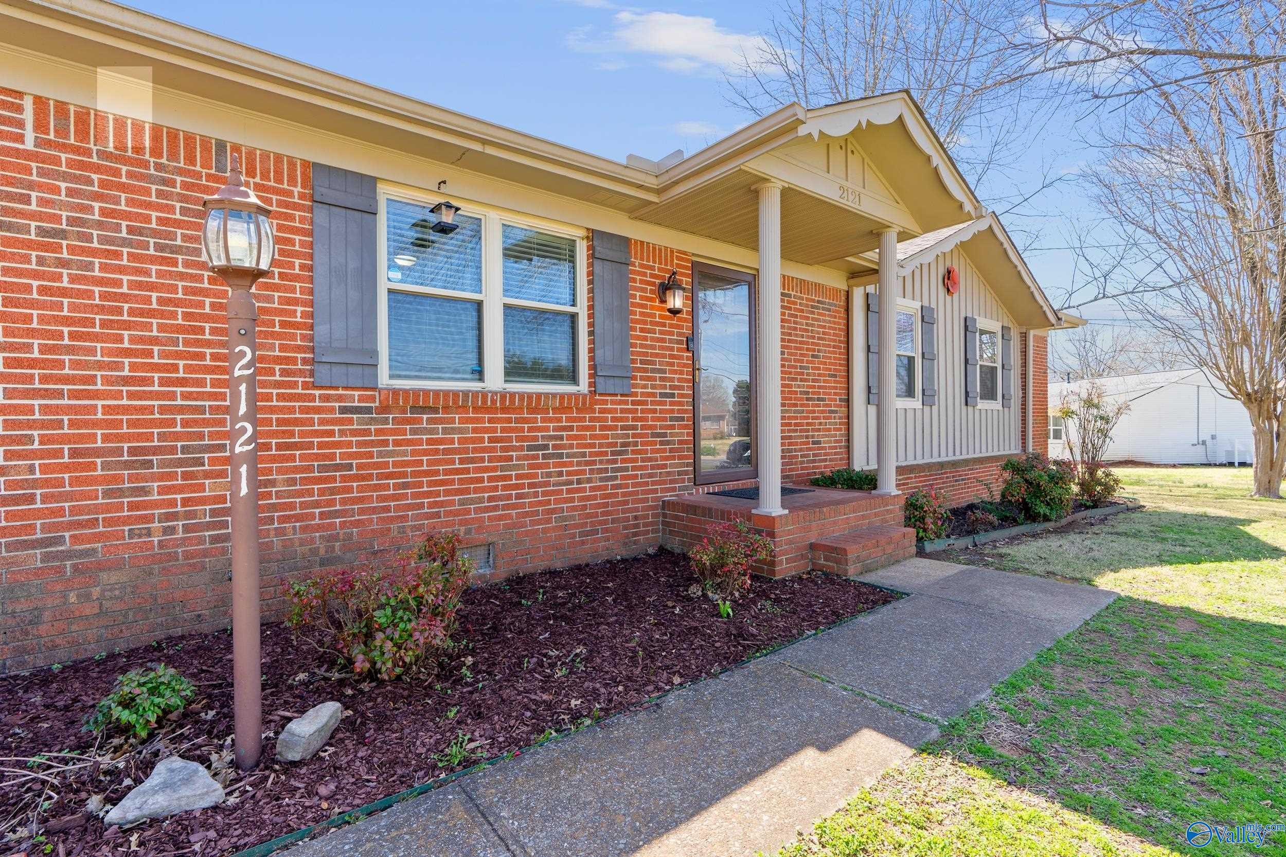 2121 Villaret Drive, Huntsville, Alabama image 3