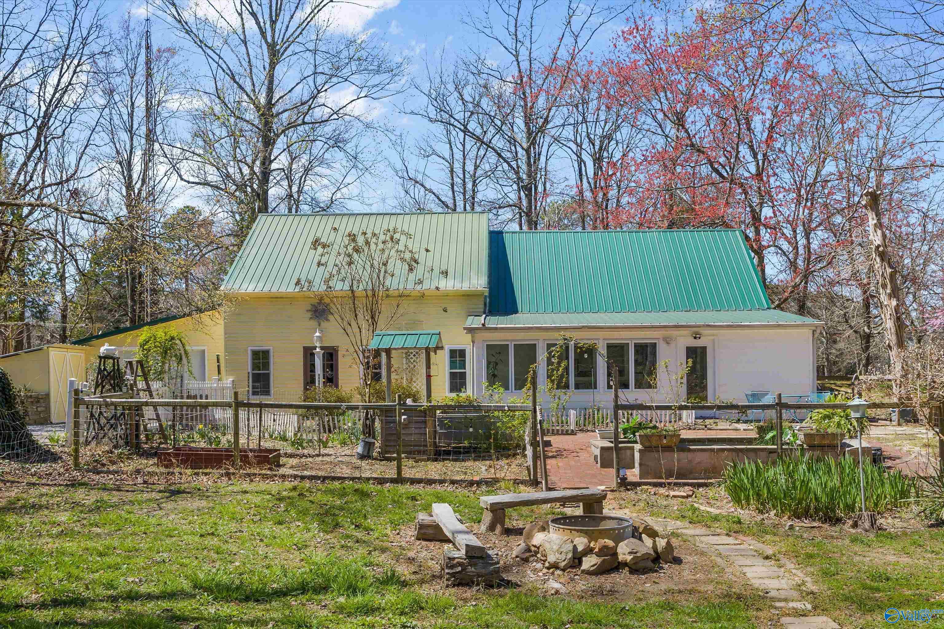 69 SE Shannon Drive, Laceys Spring, Alabama image 44