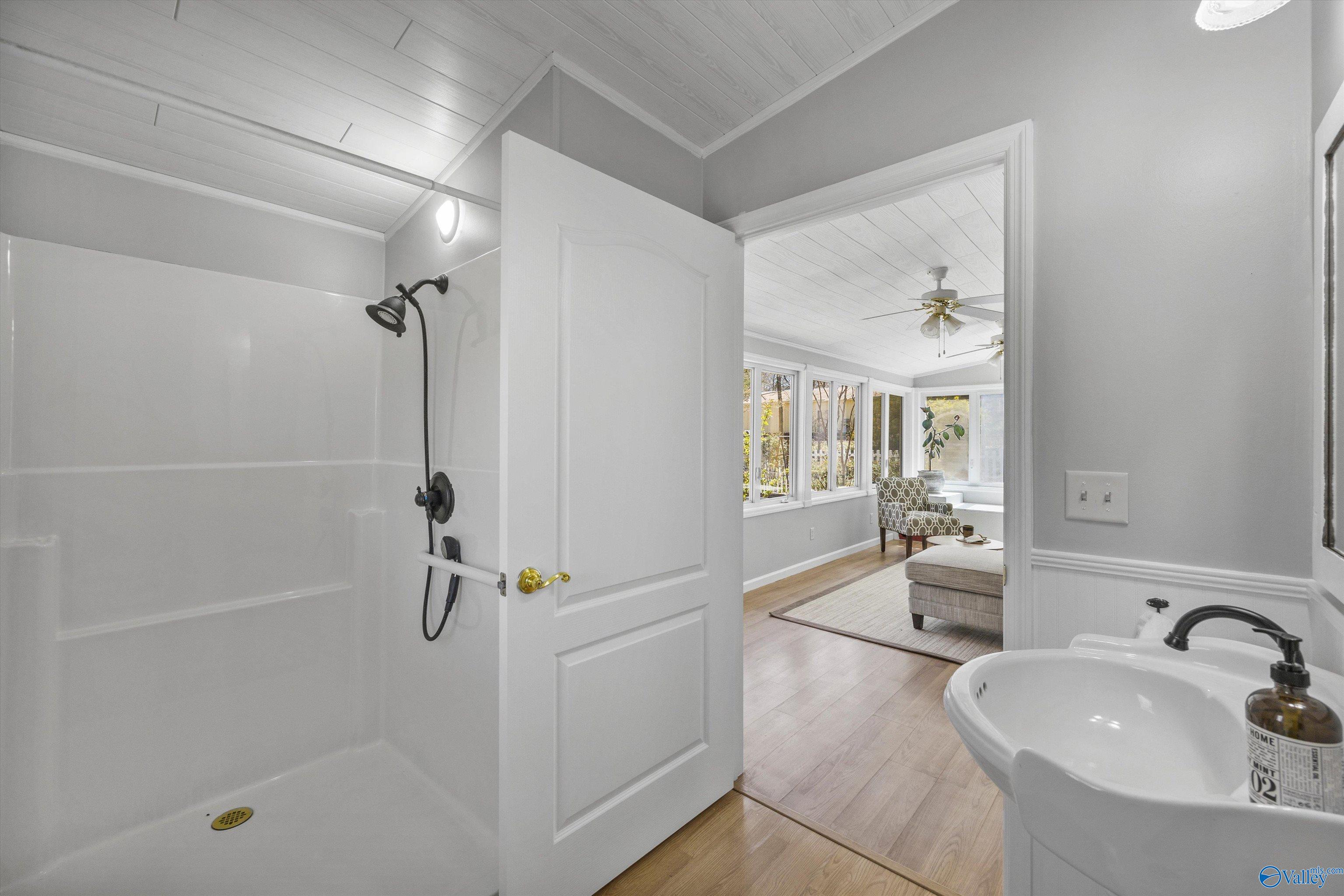69 SE Shannon Drive, Laceys Spring, Alabama image 26