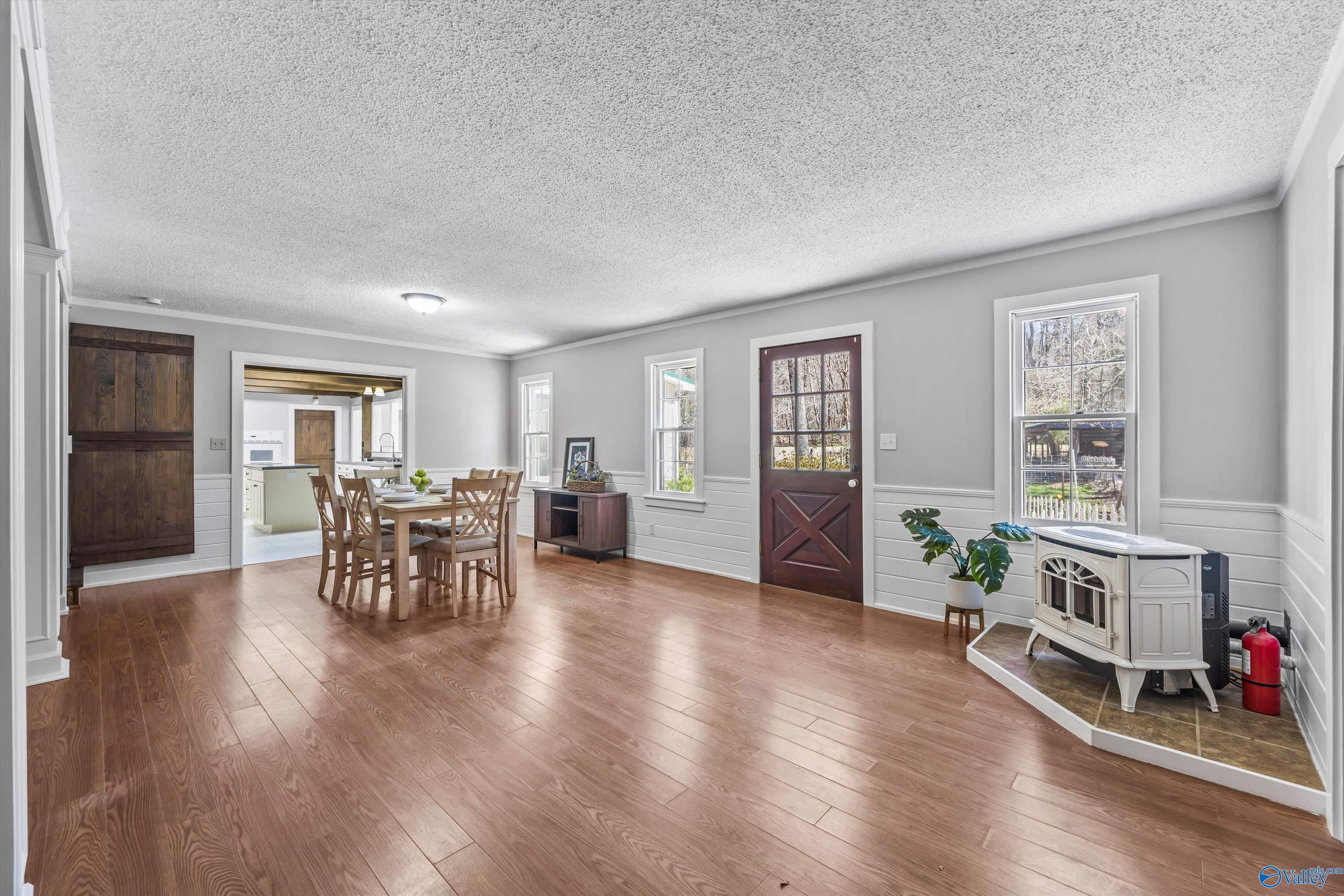 69 SE Shannon Drive, Laceys Spring, Alabama image 4