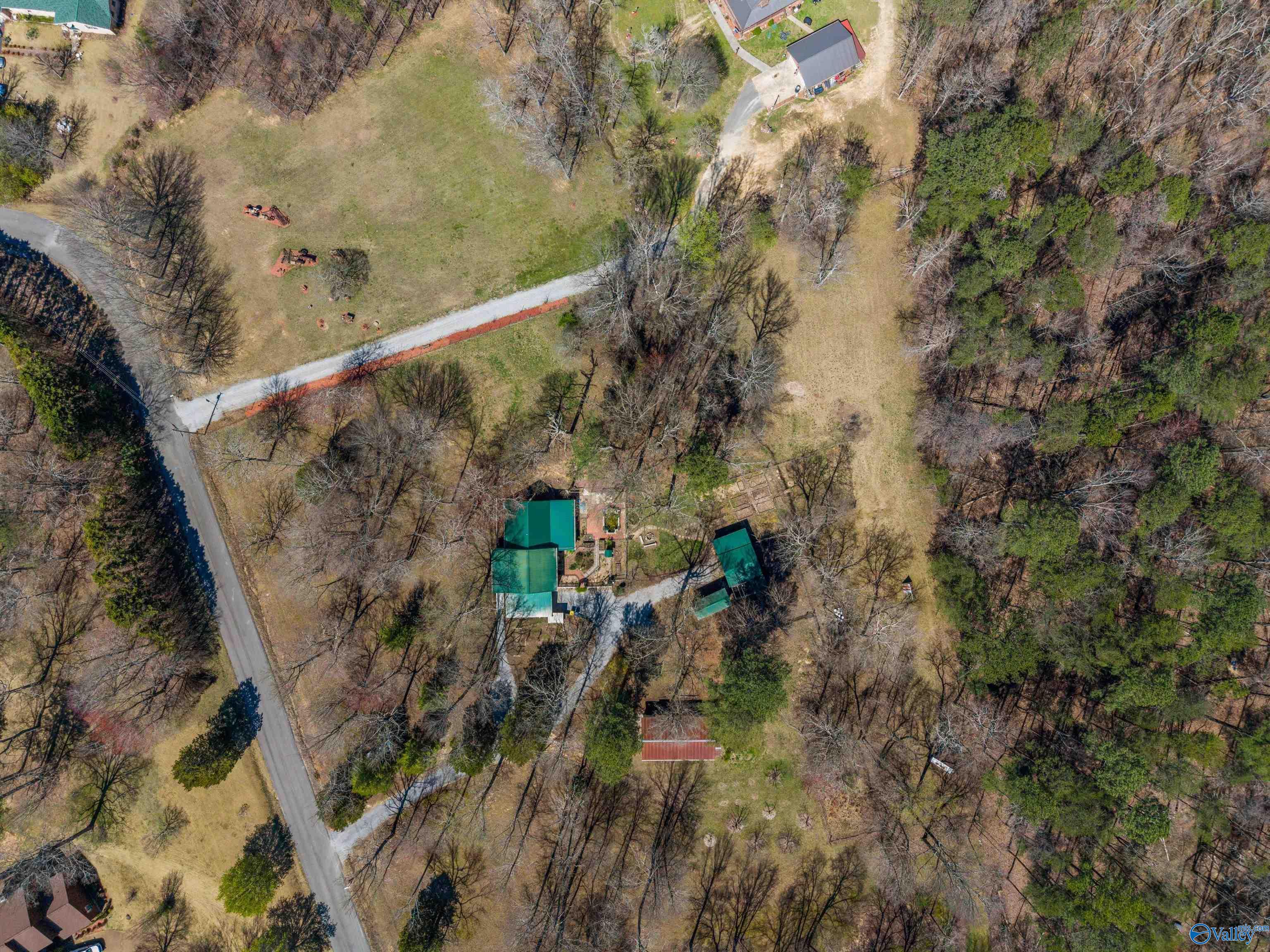 69 SE Shannon Drive, Laceys Spring, Alabama image 2