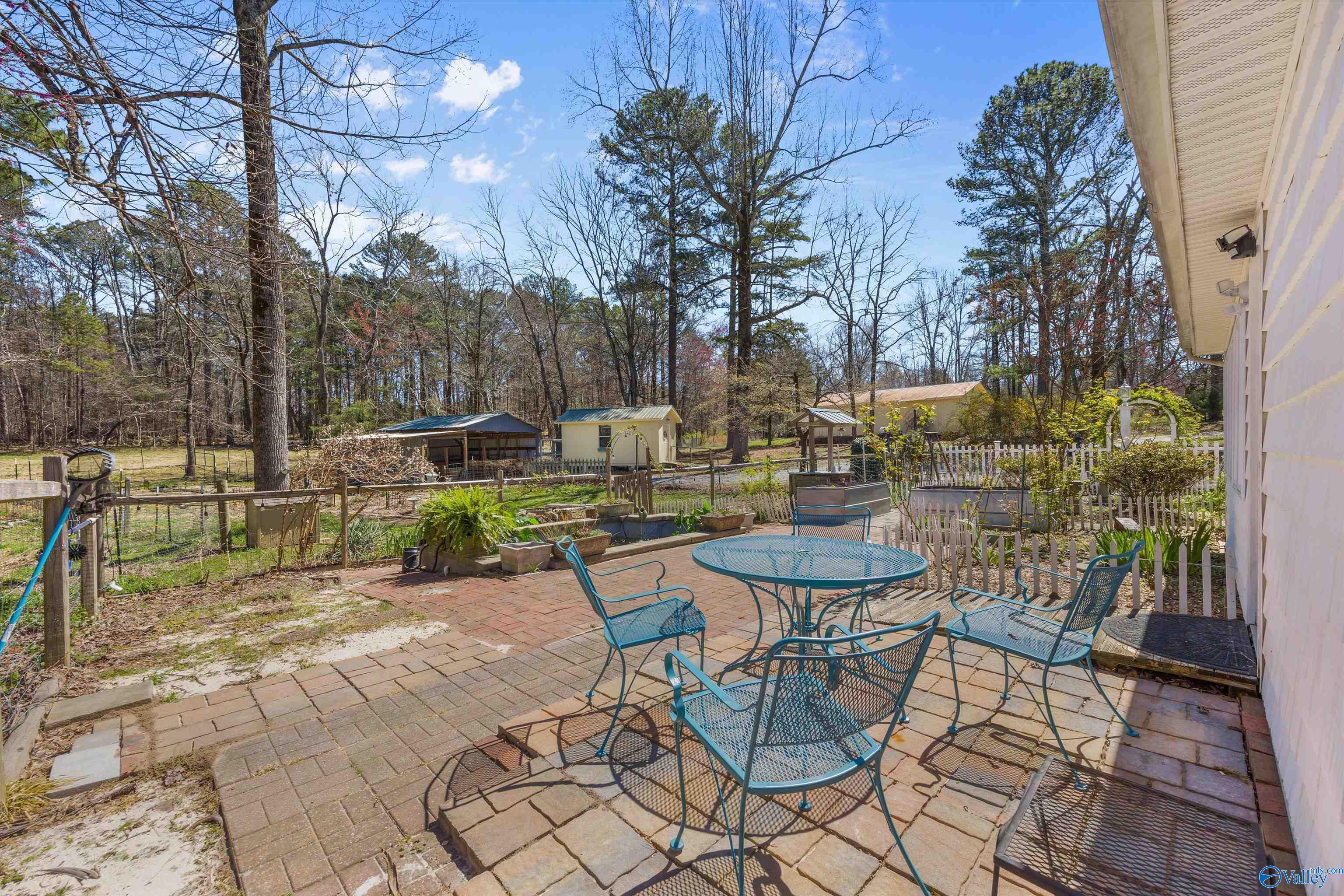 69 SE Shannon Drive, Laceys Spring, Alabama image 37