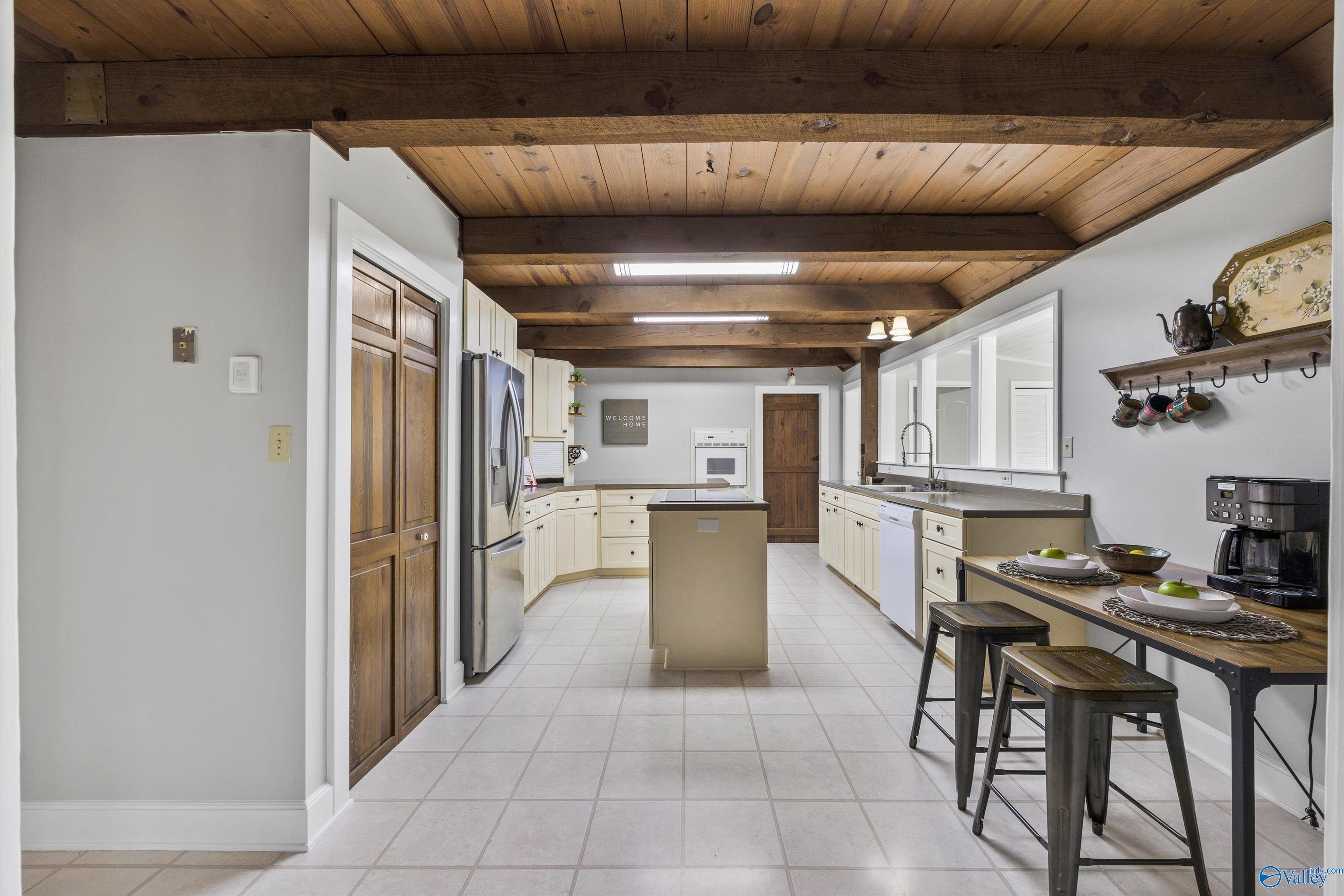 69 SE Shannon Drive, Laceys Spring, Alabama image 13