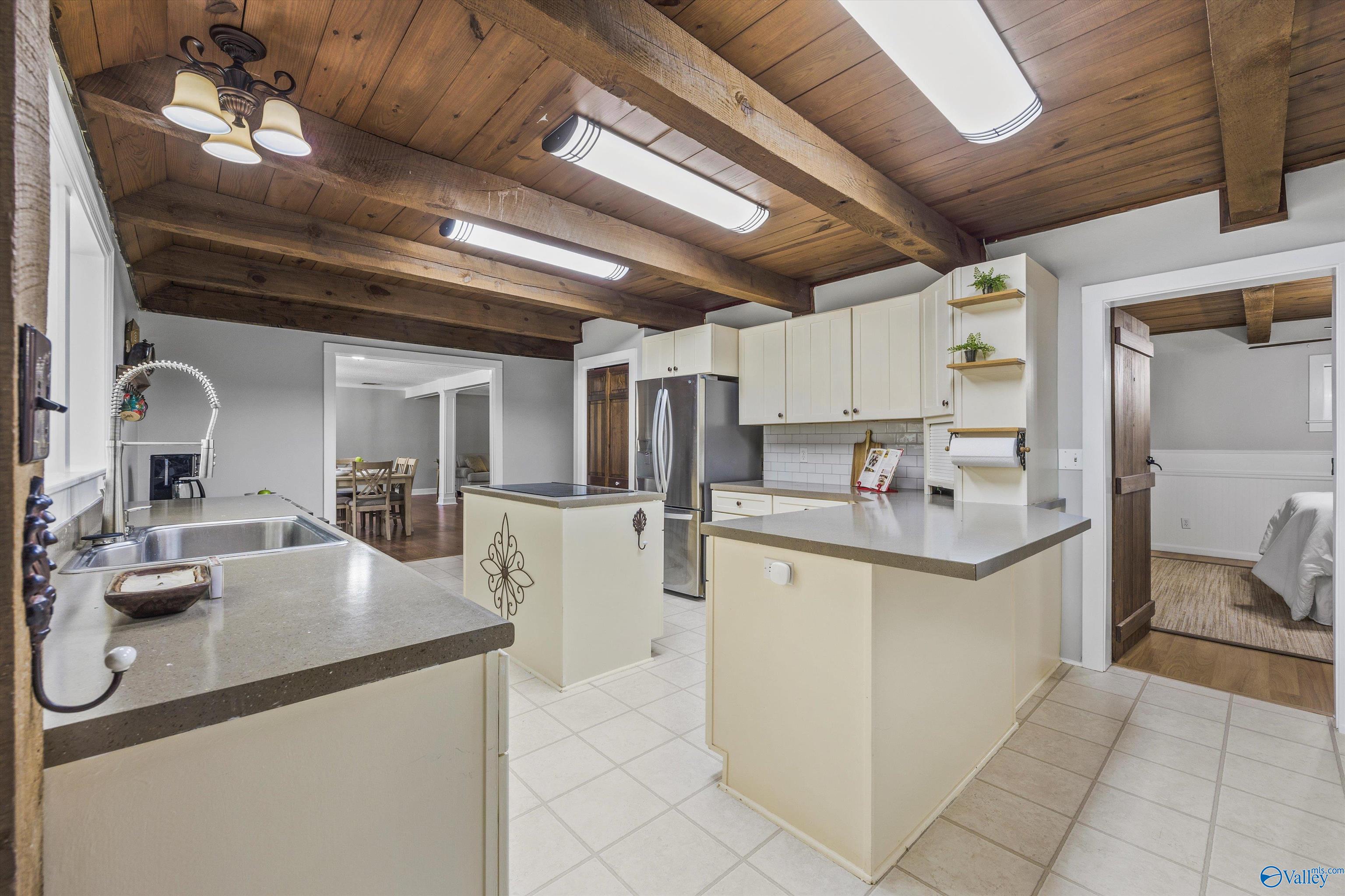 69 SE Shannon Drive, Laceys Spring, Alabama image 12