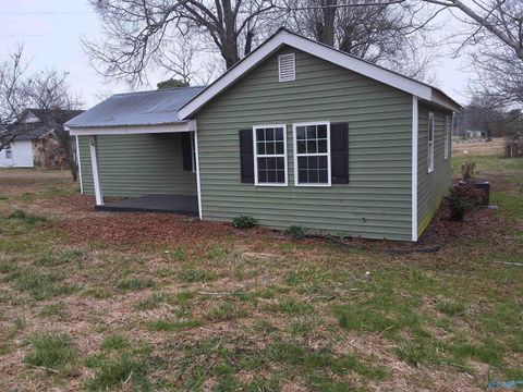 Photo of 34 Woodview Road, Henagar, AL 35978 (MLS # 21912400)