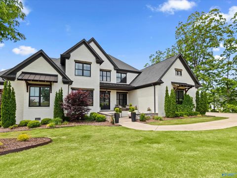 Homes For Sale - 27 Watson Grande Way<br/> Owens Cross Roads, AL 35763