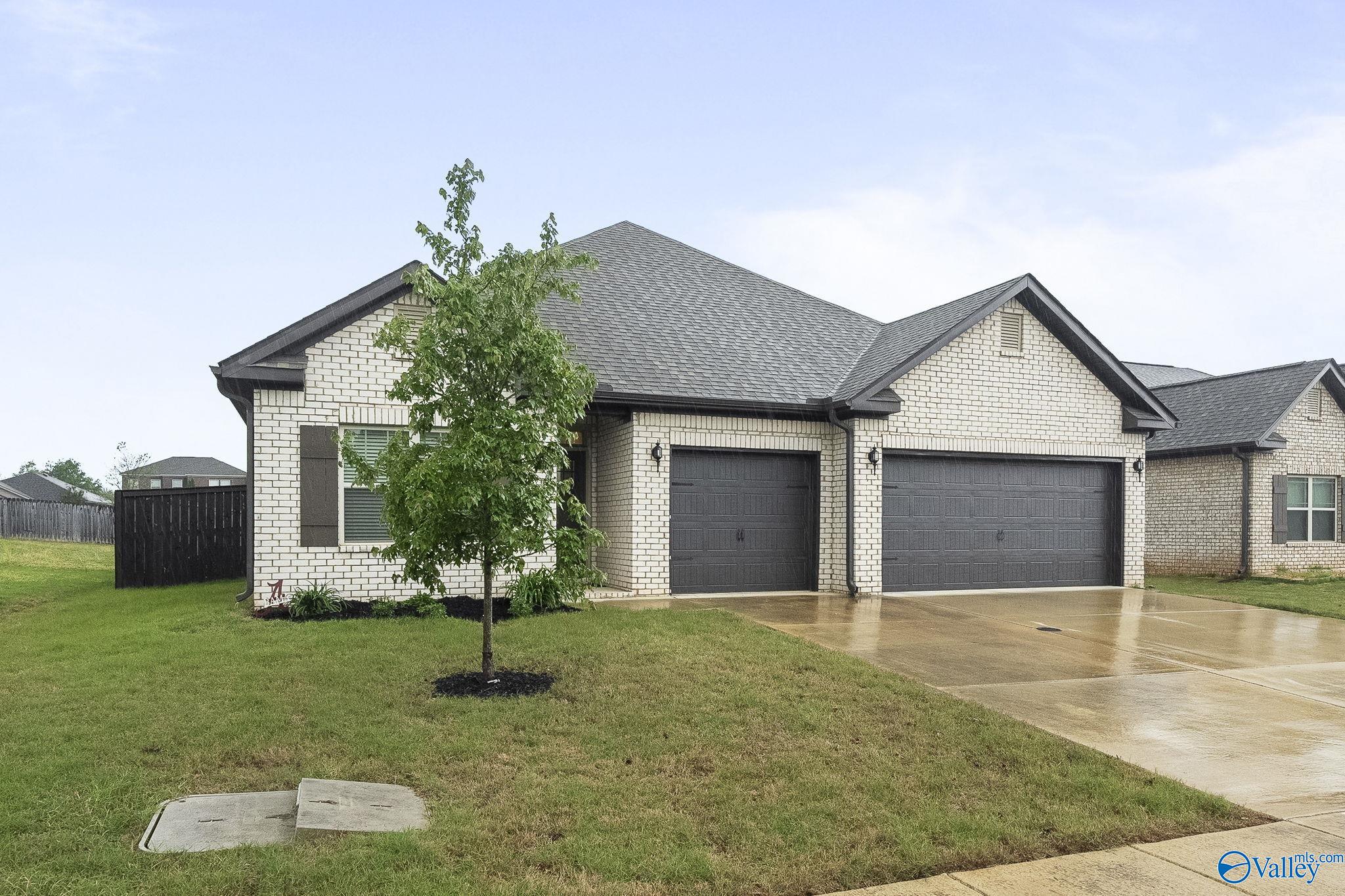102 Holly Fern Drive, Harvest, Alabama image 2