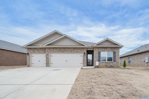 121 Derbyshire Drive New Market AL 35761