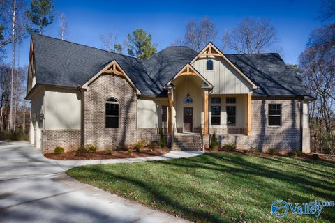 Homes For Sale - 209 Earl Vaughn Drive<br/> Huntsville, AL 35806