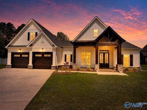 Homes For Sale - 21 Bethel Crest Circle<br/> Hartselle, AL 35640