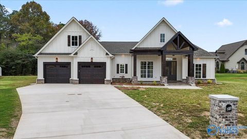 21 Bethel Crest Circle Hartselle AL 35640