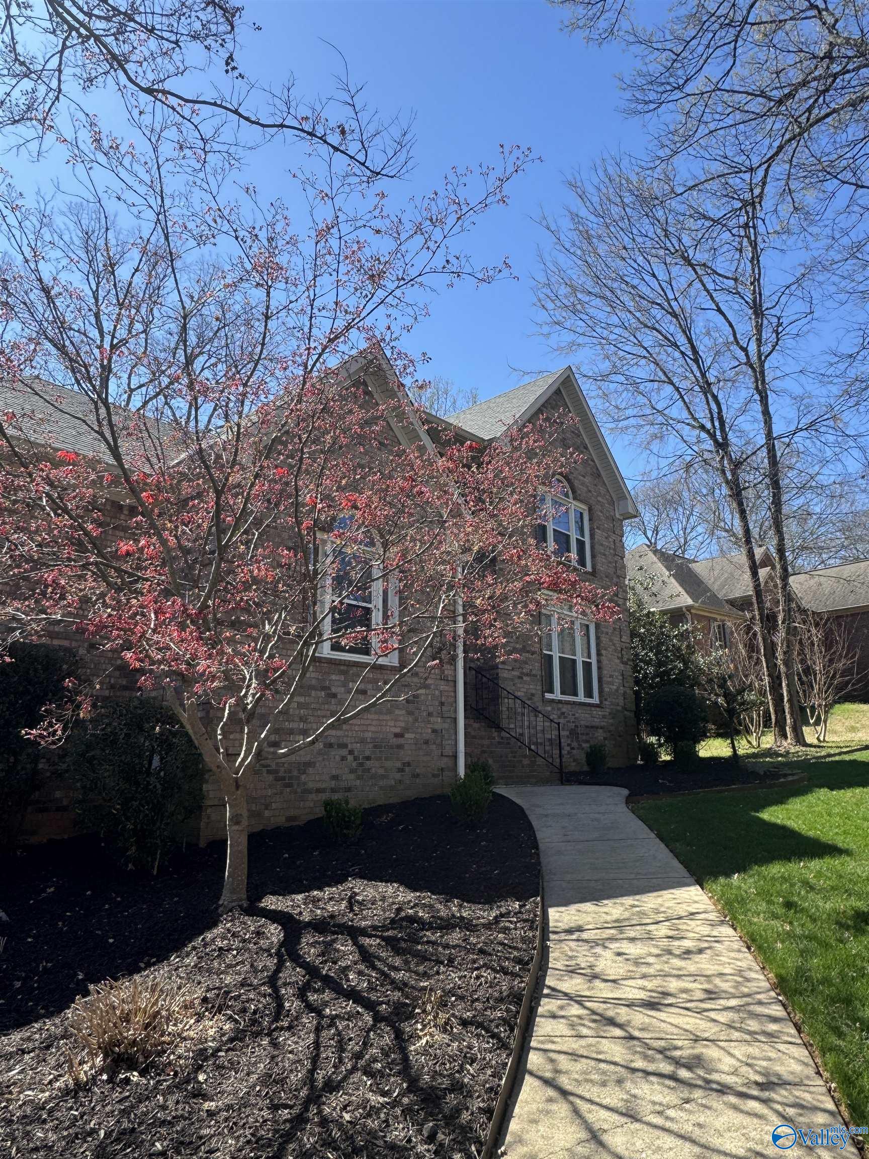 Madison, Alabama 35758, United States, 5 Bedrooms Bedrooms, ,4 BathroomsBathrooms,Residential,Pending,109239