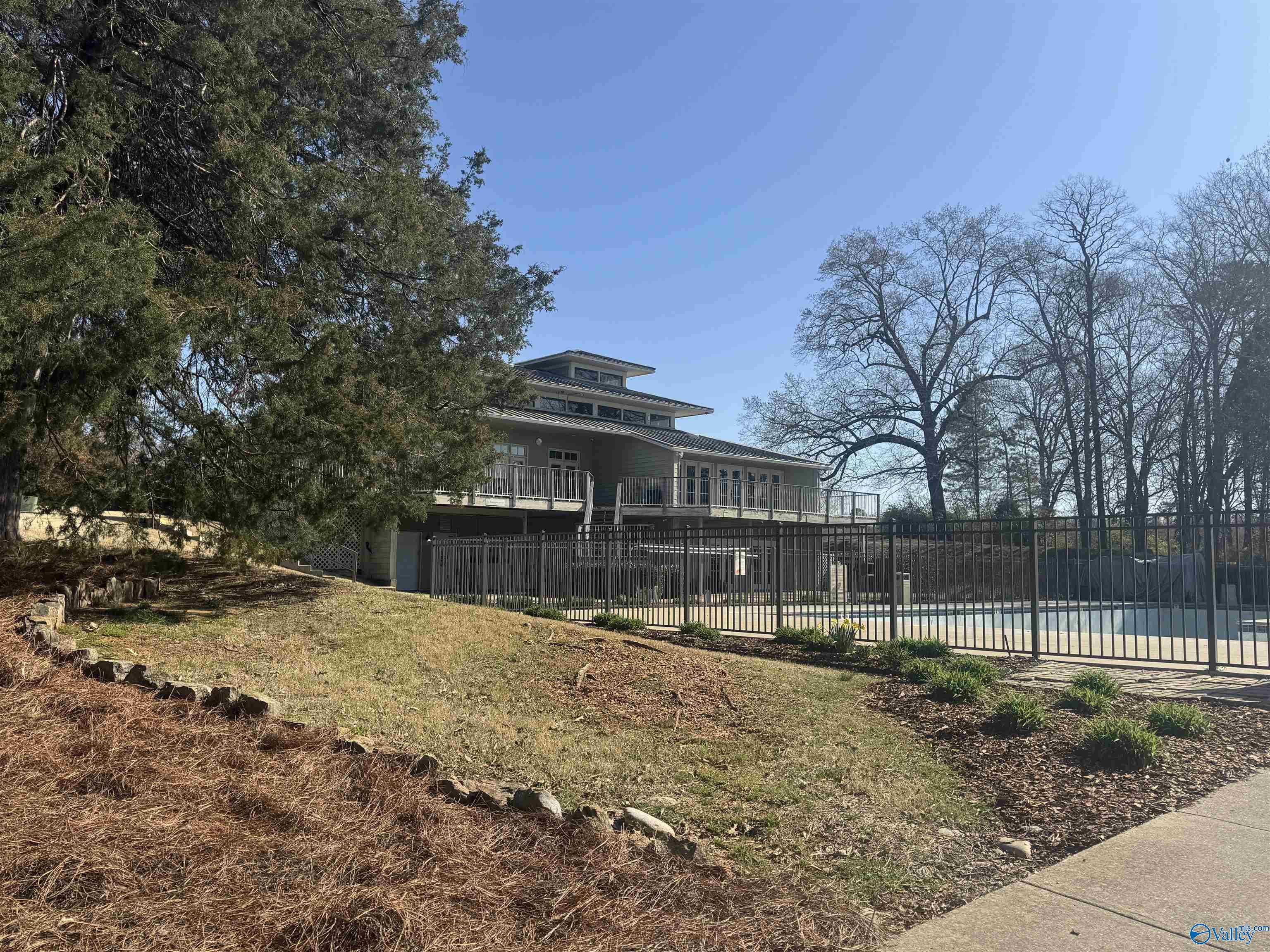 Madison, Alabama 35758, United States, 5 Bedrooms Bedrooms, ,4 BathroomsBathrooms,Residential,Pending,109239