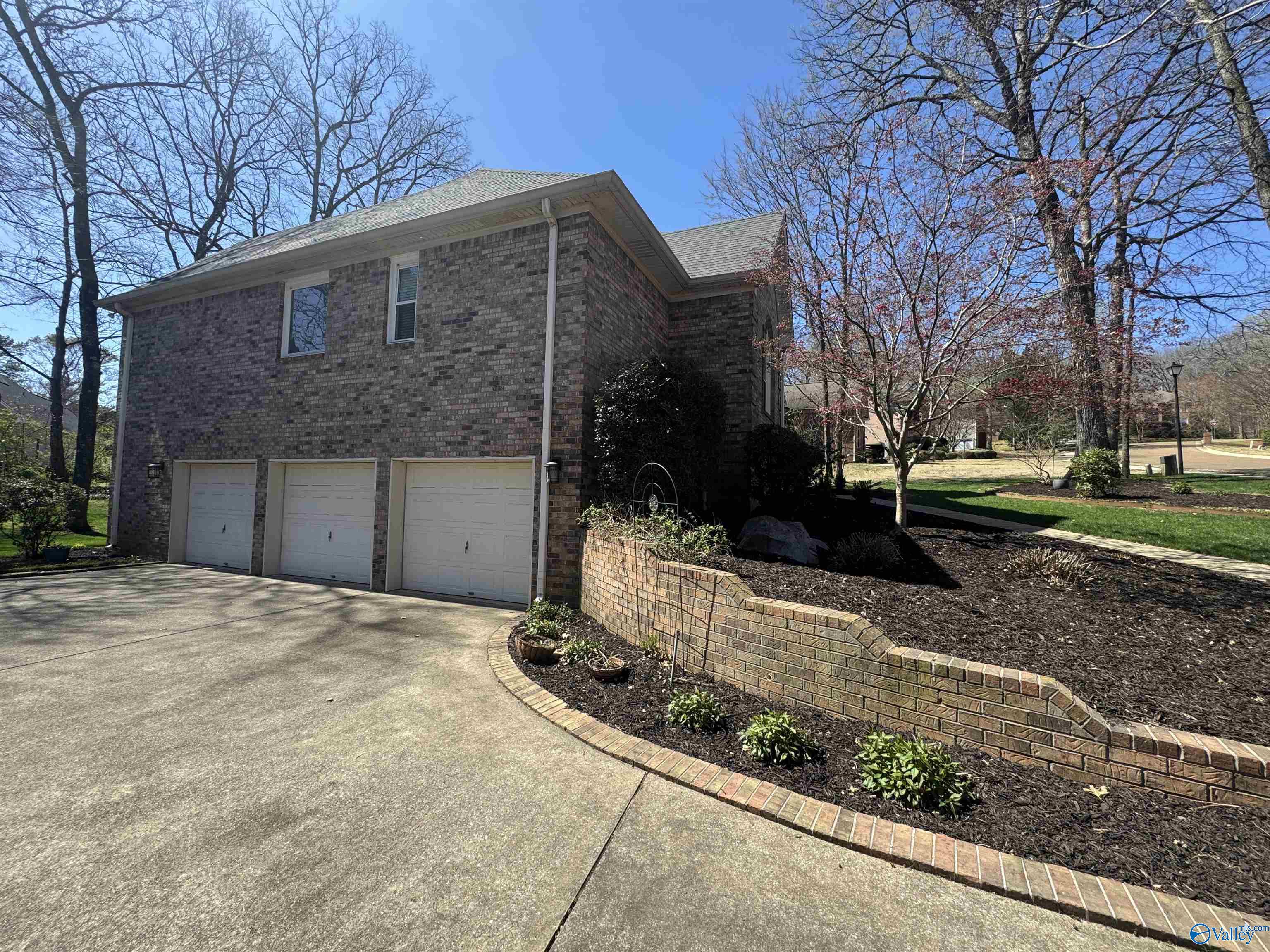 Madison, Alabama 35758, United States, 5 Bedrooms Bedrooms, ,4 BathroomsBathrooms,Residential,Pending,109239