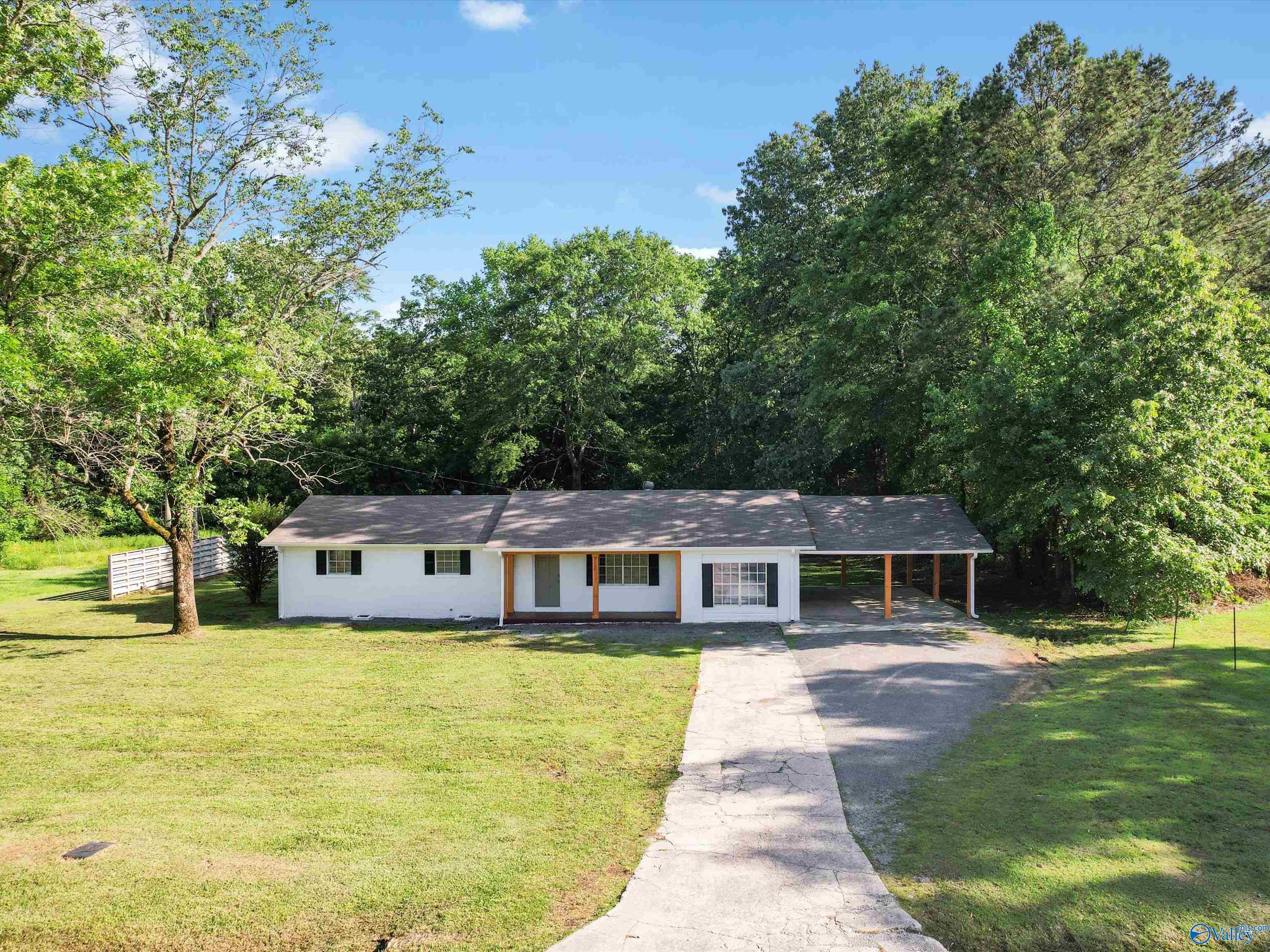 222 Airport Road, Hartselle, Alabama image 2