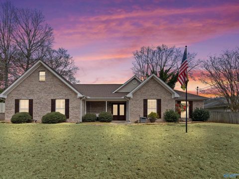 Homes For Sale - 5301 Jefferson Circle<br/> Marshall County, Guntersville, AL 35976