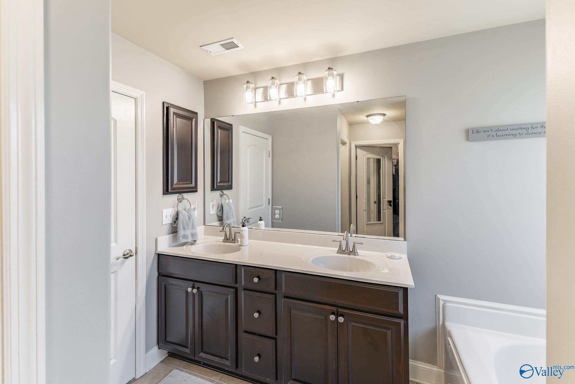 325 Dovington Drive, Huntsville, Alabama image 13