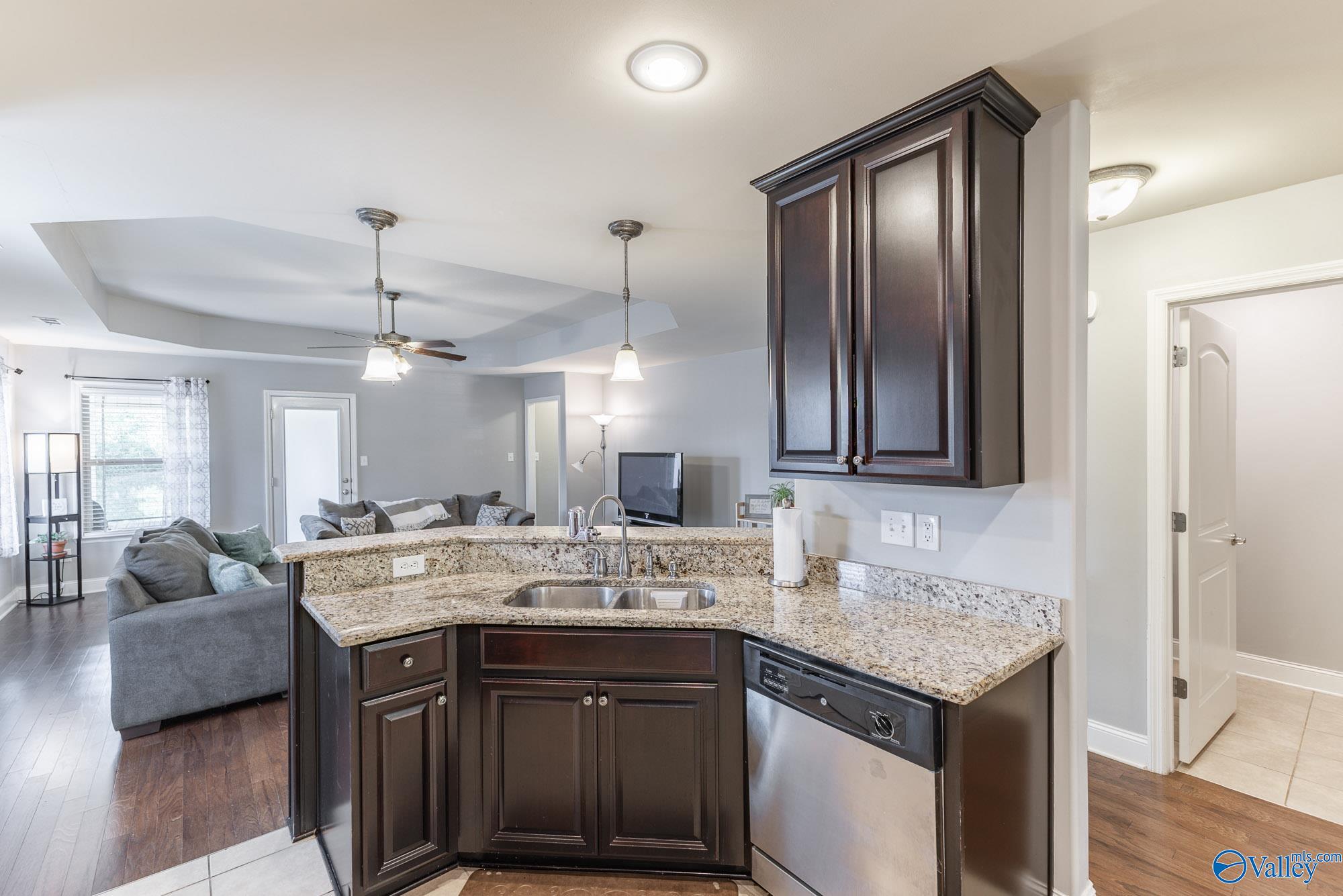 325 Dovington Drive, Huntsville, Alabama image 5