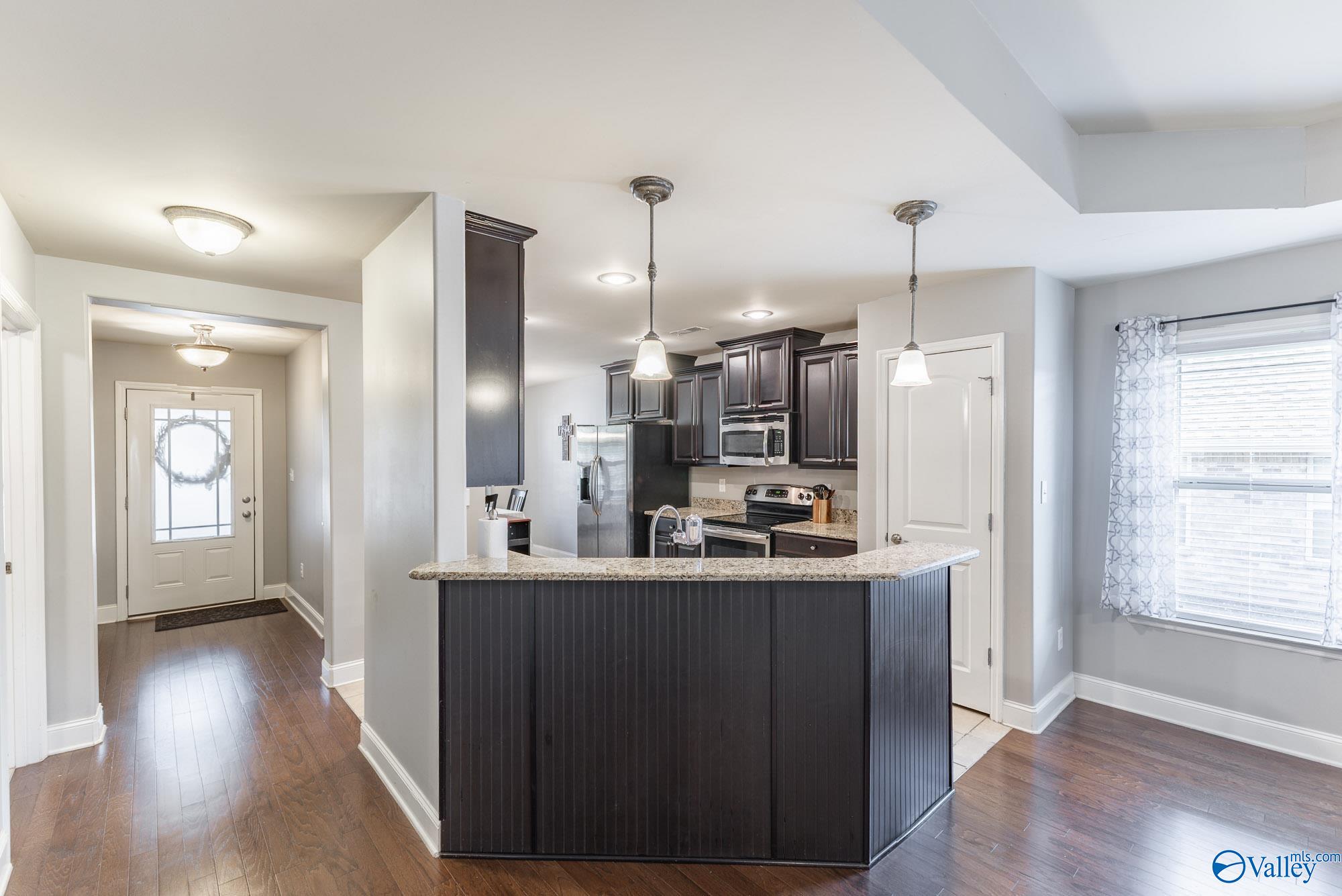 325 Dovington Drive, Huntsville, Alabama image 8